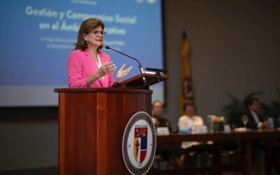 Vicepresidenta Raquel Peña dicta conferencia Gestión y Compromiso Social en el Ámbito Educativo